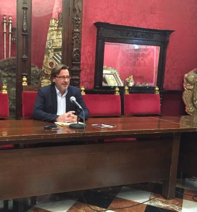 &copy;Ayto.Granada: El Ayuntamiento de Granada culmina a final de a�o un plan de limpieza de graffitis en fachadas del Realejo, Centro-Sagrario y Albaic�n
